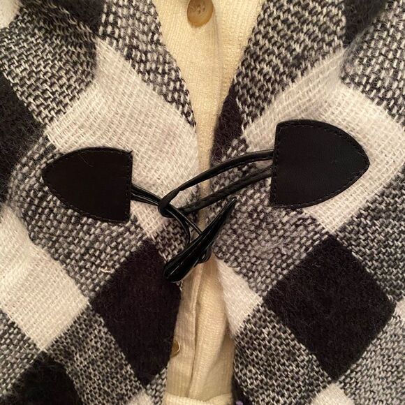 Black and White Plaid Shawl - Picture 2 of 5